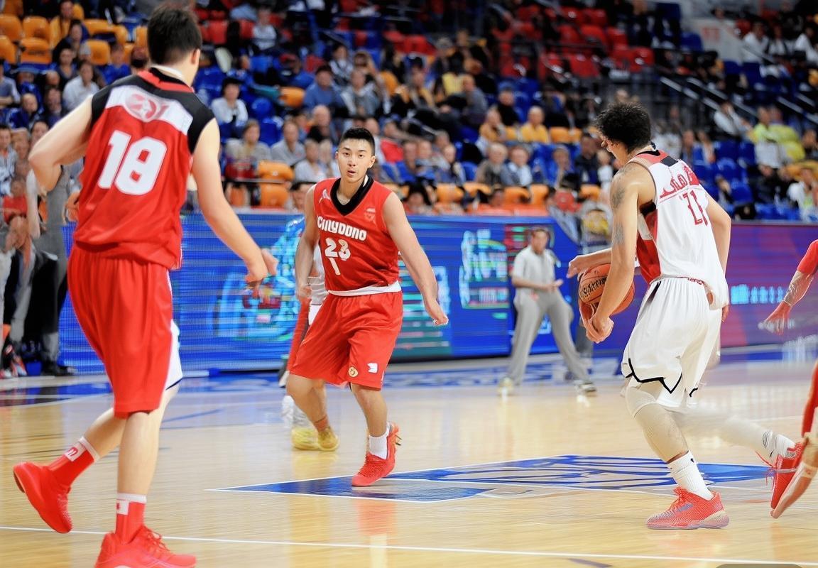 广东队VS福建队巅峰对决：全程回顾与深度分析(图2)